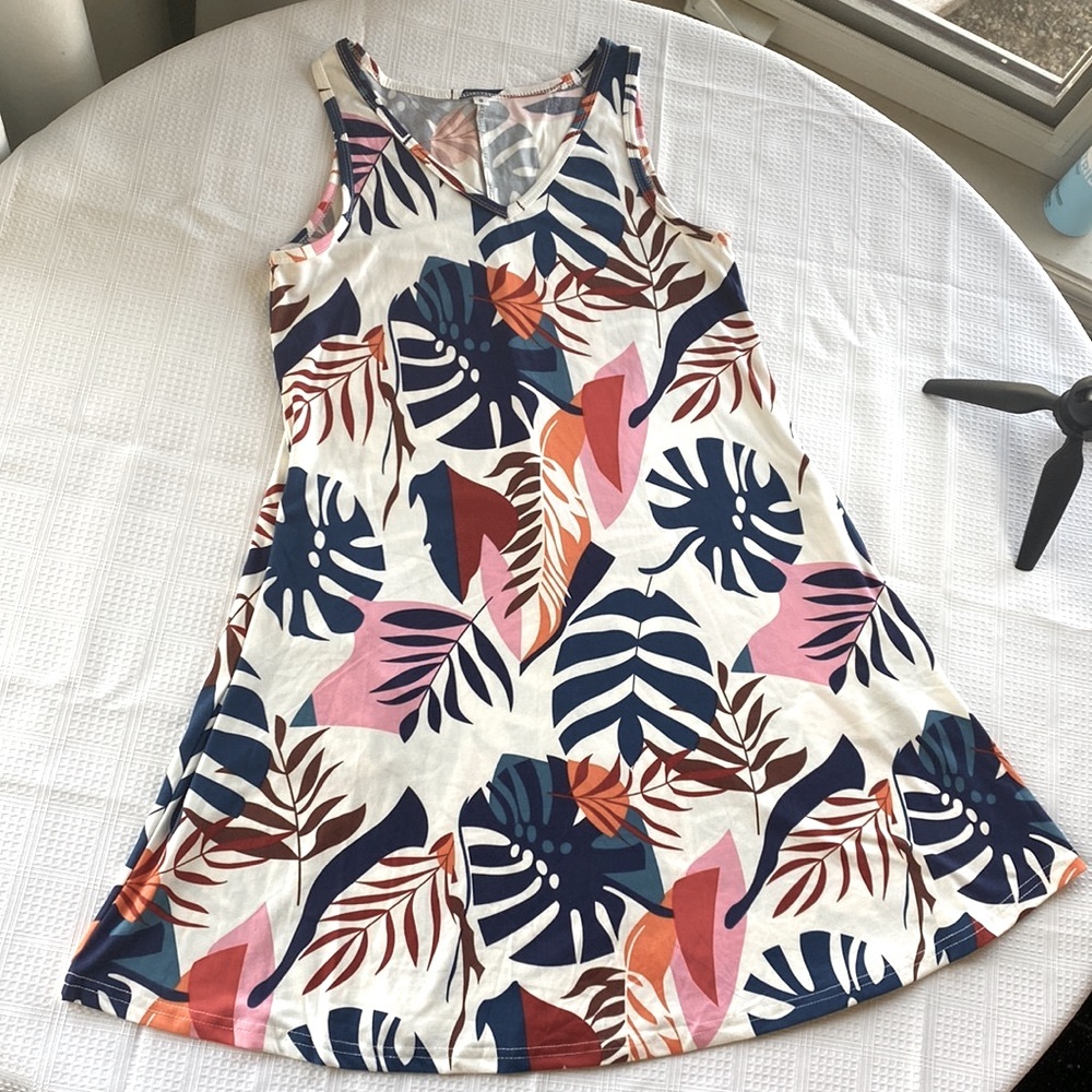 Sun Dress With Pockets - Picture 3 of 5